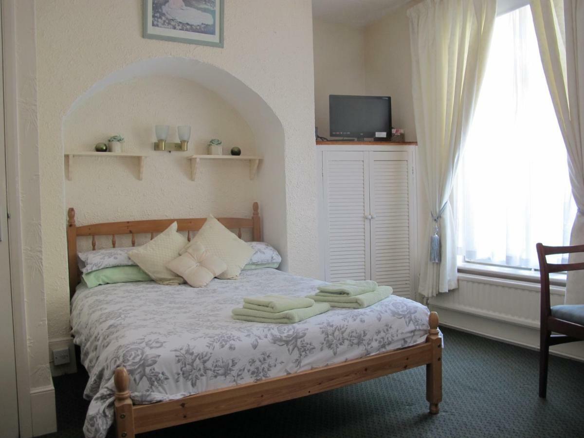 St Martins Guest House Дувър Екстериор снимка