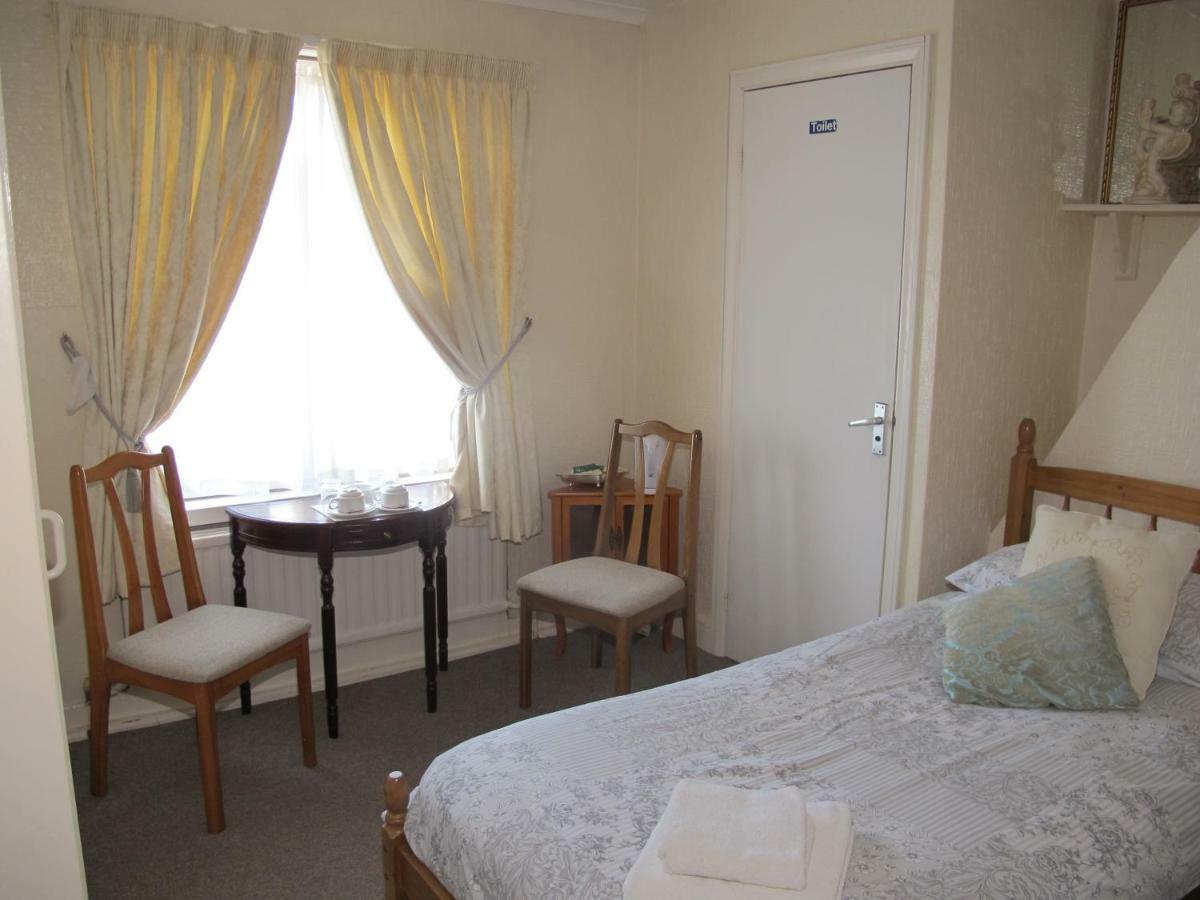 St Martins Guest House Дувър Екстериор снимка